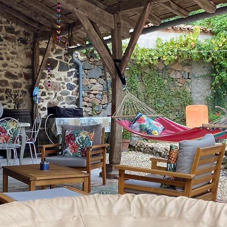 Le Vigeant Maison La Roche Chambre D'Hotes المظهر الخارجي الصورة