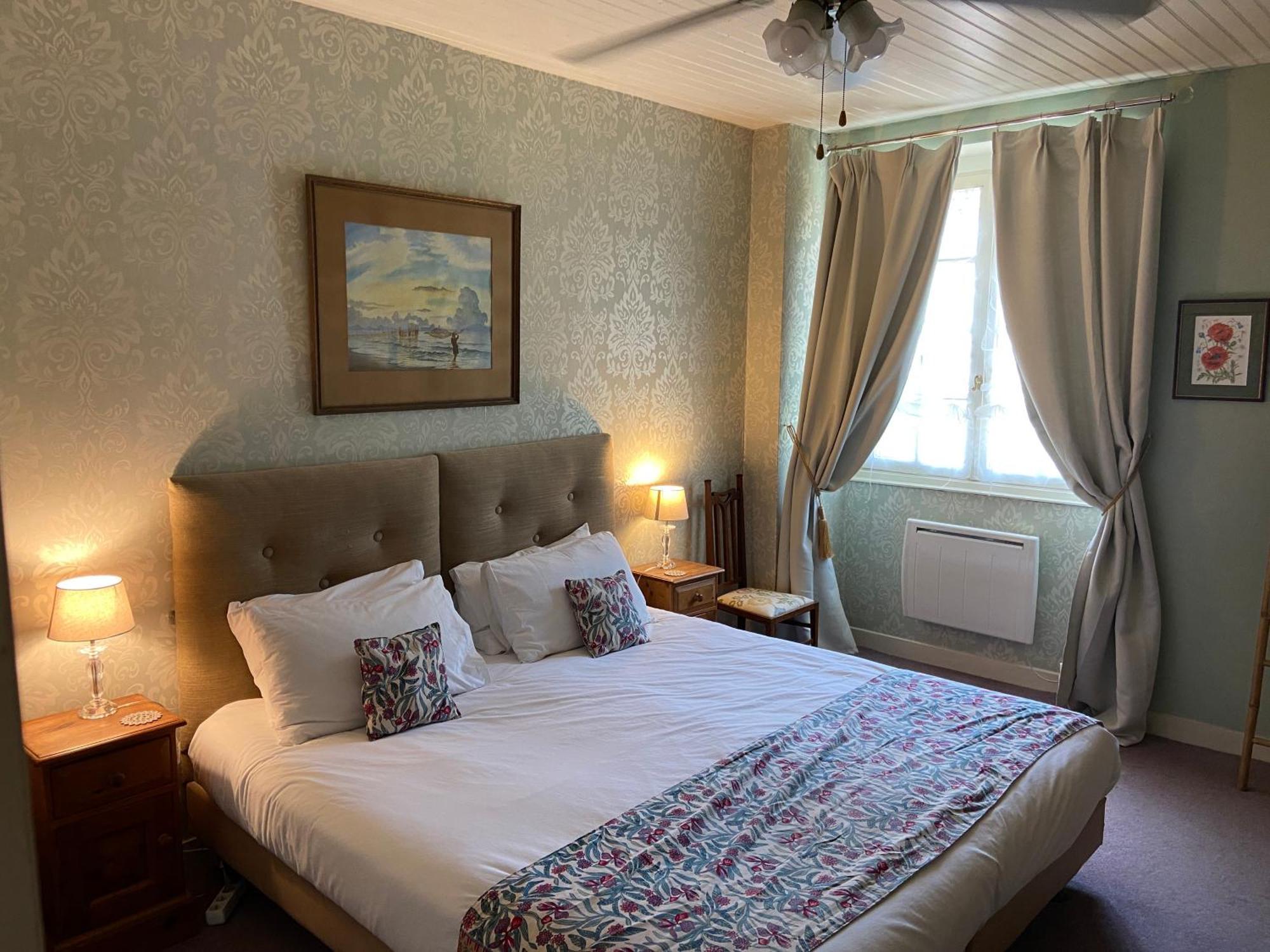 Le Vigeant Maison La Roche Chambre D'Hotes المظهر الخارجي الصورة